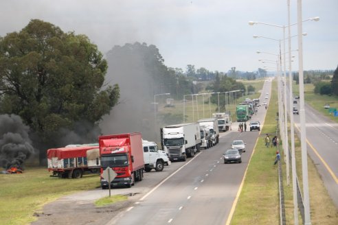 El corte de rutas de transportistas tiene en jaque a Buenos Aires
