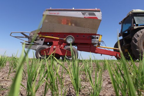 Fertilizadora de punta destaca dentro de las arroceras entrerrianas