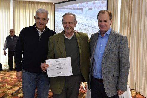 Hay 2.000 millones de pesos para invertir en las granjas avícolas