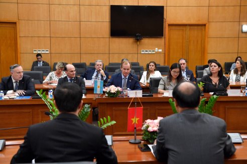 Bordet anunció que Vietnam importará citrus y carne porcina producidos en la Región Centro