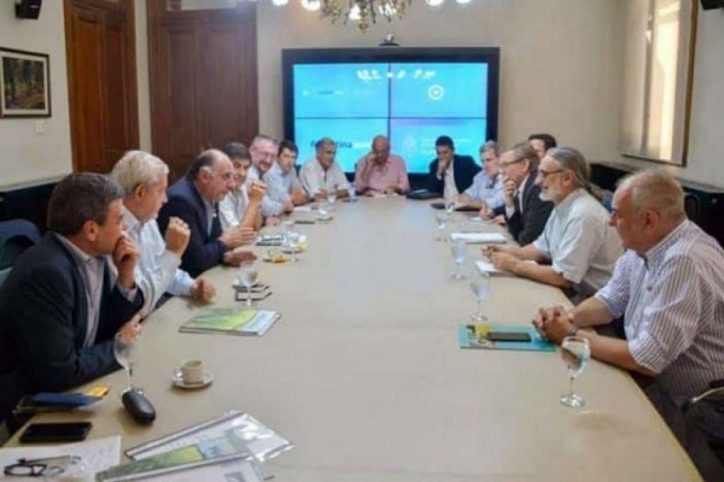 El ministro Luis Basterra se reunió con el sector arrocero Crédito: Gentileza