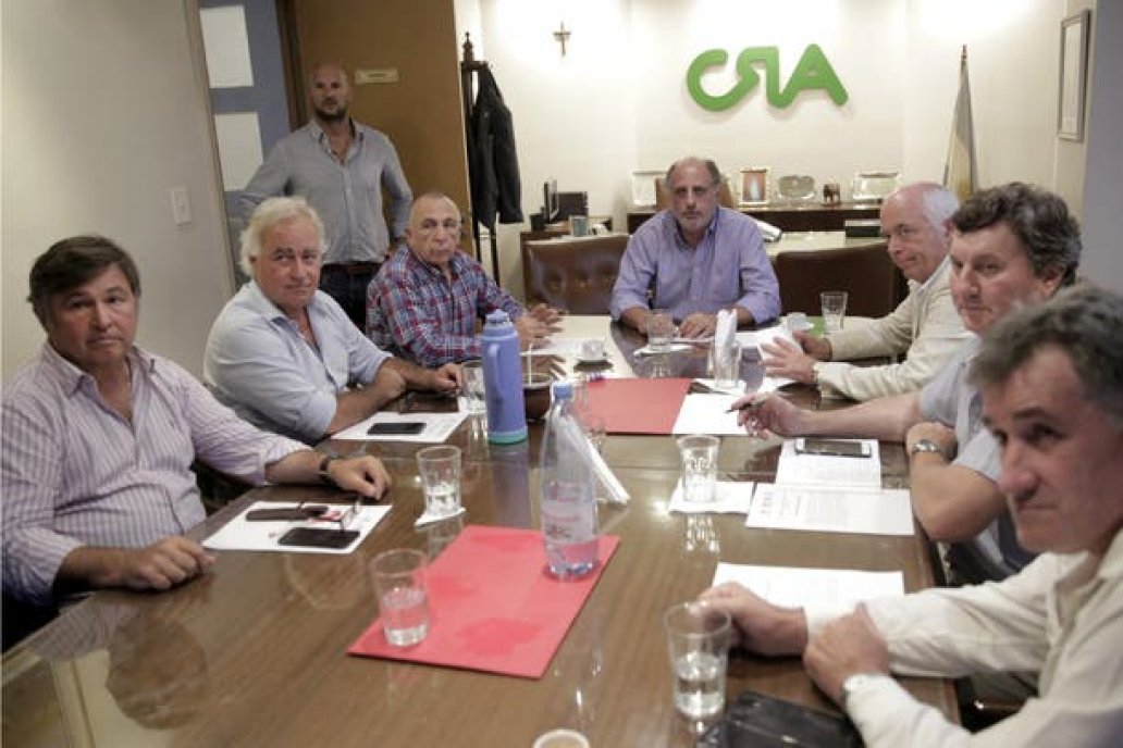 Los ruralistas de SRA, Coninagro, FAA y CRA en la sede de esta última - D.Javo