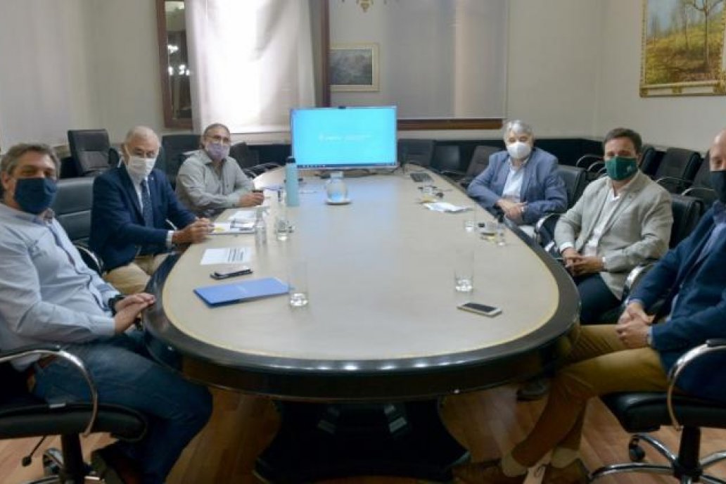 Dirigentes de ACA y AFA se vieron este jueves con el ministro Basterra.