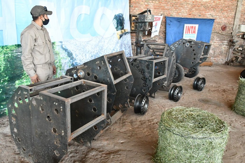 El equipo permite obtener rollos desde 20 hasta 40 kilos, según el tipo de pasto