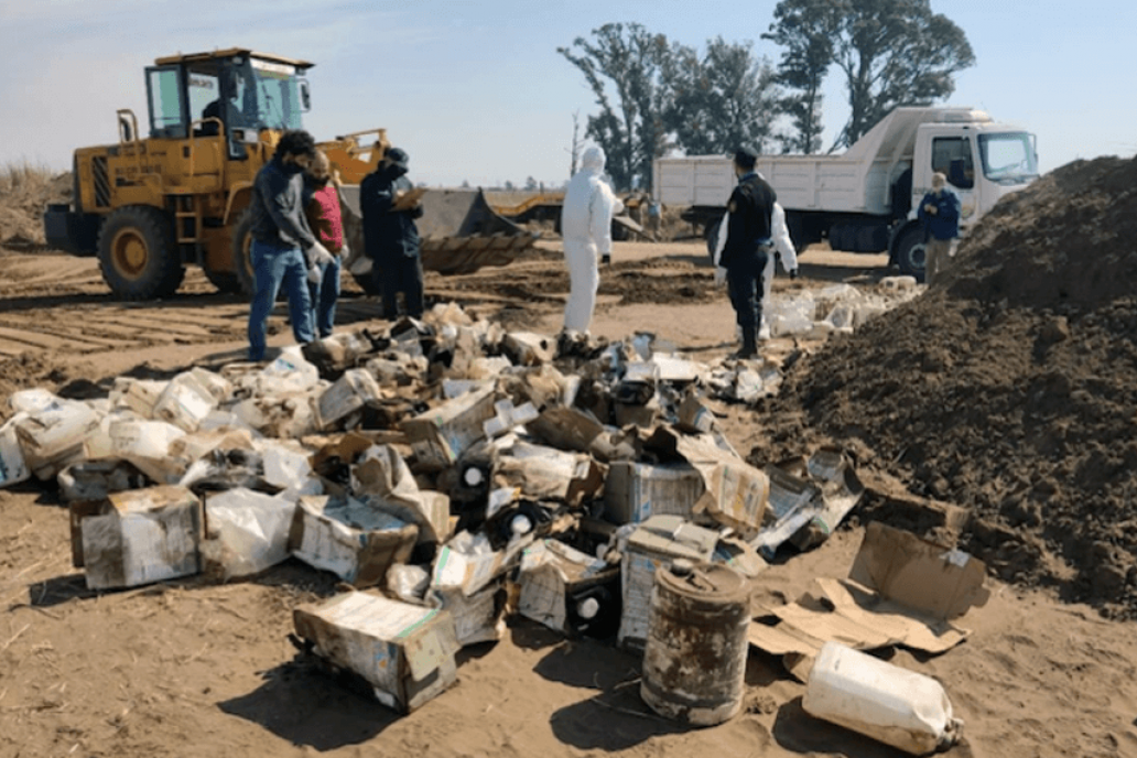 La firma FerroExpreso multada por enterrar más de 400 bidones