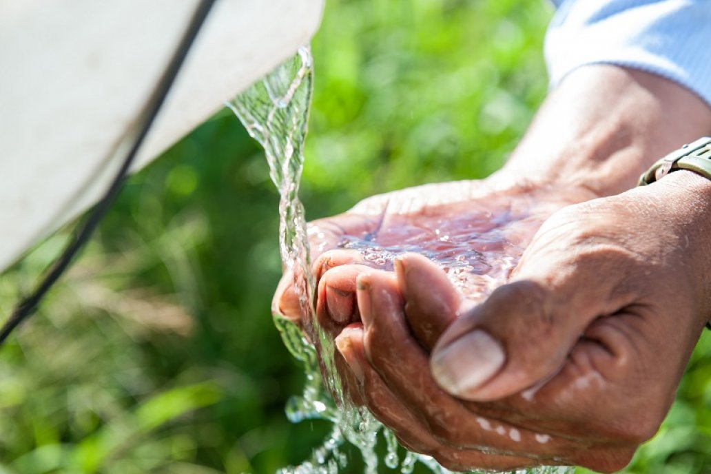 Inta relevó la vida de casi 500 personas que viven lejos del agua potable.