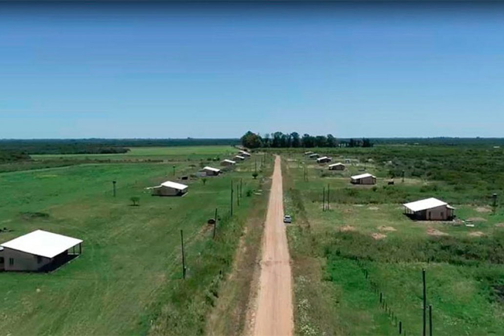 Vista de las casas de familia construidas en la colonia de Guardamonte.