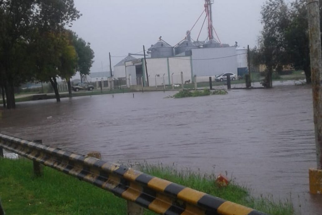 El acceso a Viale está dominado por el agua.