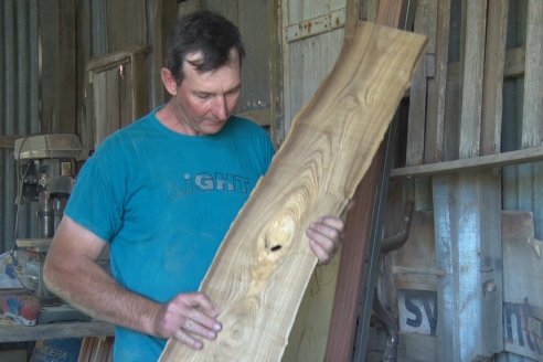 Gustavo Erbes, el trabajador rural de El Ramblón con muy buena fama de artesano de la madera