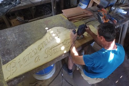 Gustavo Erbes, el trabajador rural de El Ramblón con muy buena fama de artesano de la madera