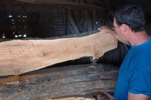 Gustavo Erbes, el trabajador rural de El Ramblón con muy buena fama de artesano de la madera