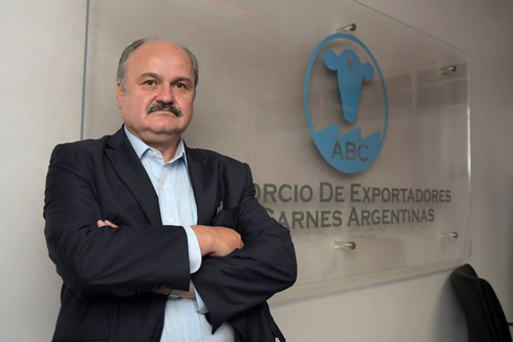 Ravettino intenta revertir el cese de las exportaciones de carnes argentinas.