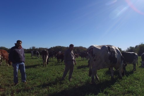 Visita Tambo Educativo de la Escuela Normal Rural Juan Bautista Alberdi - Oro Verde - Entre Ríos