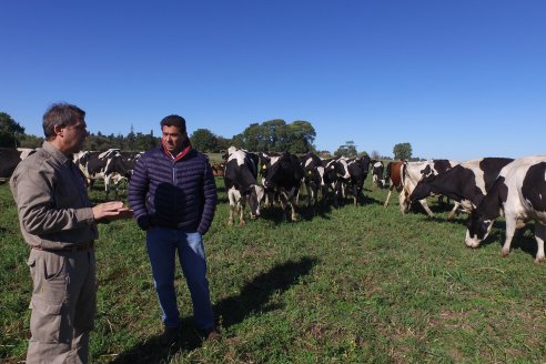 Visita Tambo Educativo de la Escuela Normal Rural Juan Bautista Alberdi - Oro Verde - Entre Ríos