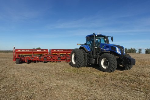 Ariel Svemer - Servi Parts Agromaquinas - Demostración de la sembradora Súper Walter en campos de Celina