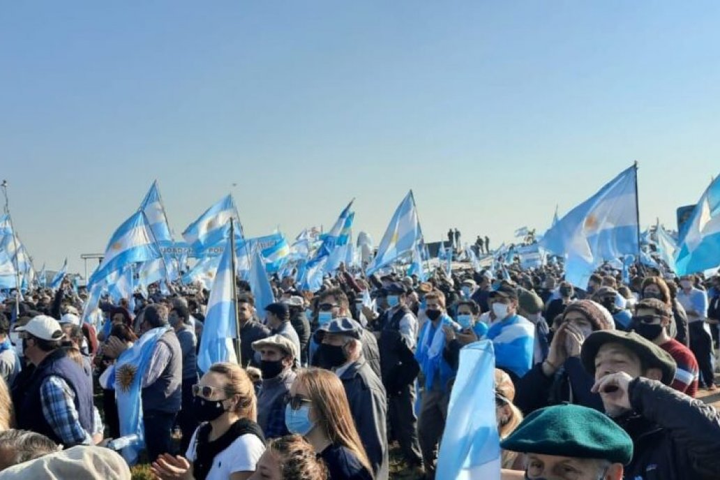 La propuesta de los autoconvocados en ir a un cese de comercialización. La propuesta de los autoconvocados en ir a un cese de comercialización.