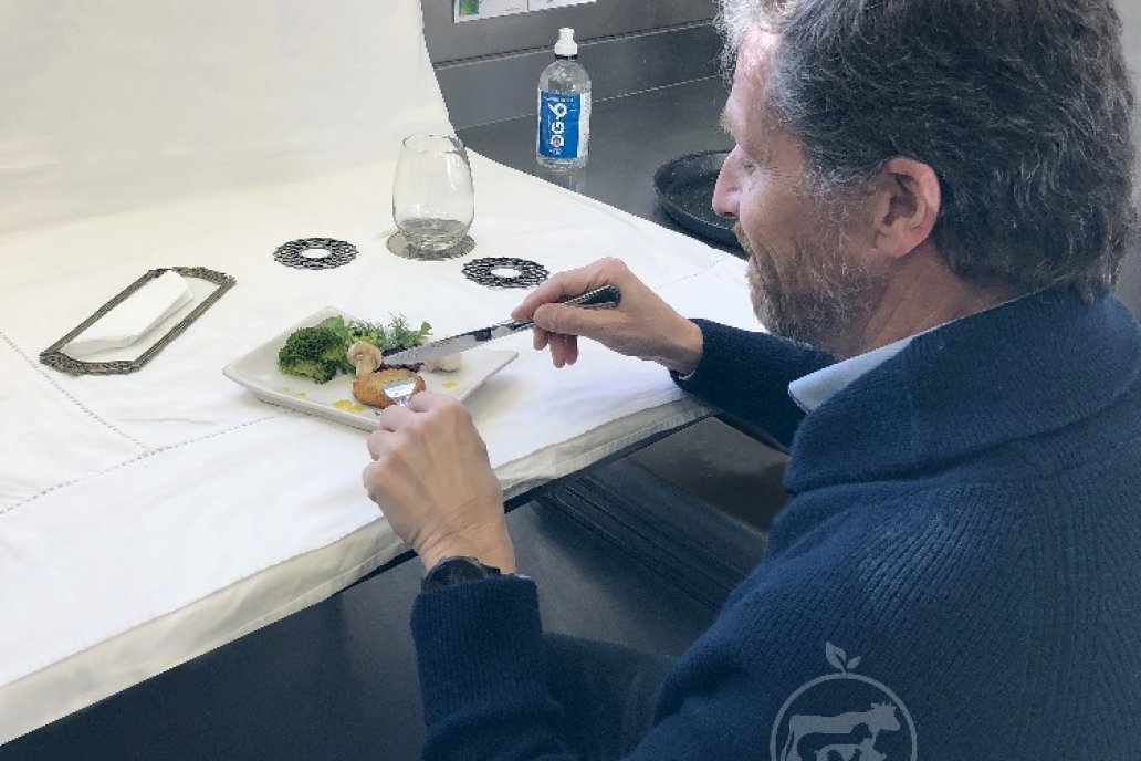 Degustó Juan Craveri, dueño del laboratorio a cargo de la investigación.