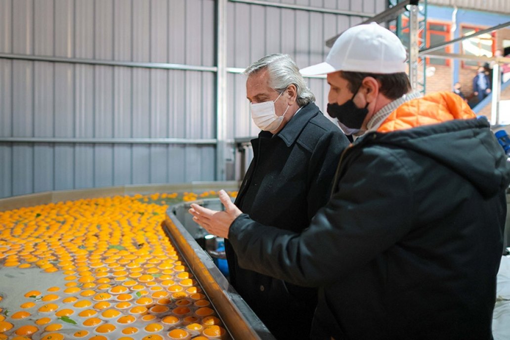 El mandatario recorrió la planta industria Argencitrus, de Concordia.