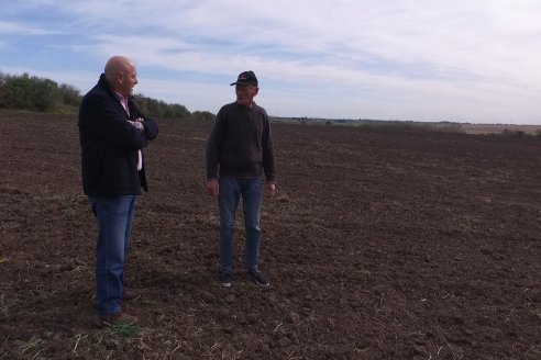 Hugo Born - Estab. La Lucha - “Si tendría que ir a vivir al pueblo no sé qué me pasaría, yo amo vivir aquí, en el campo”