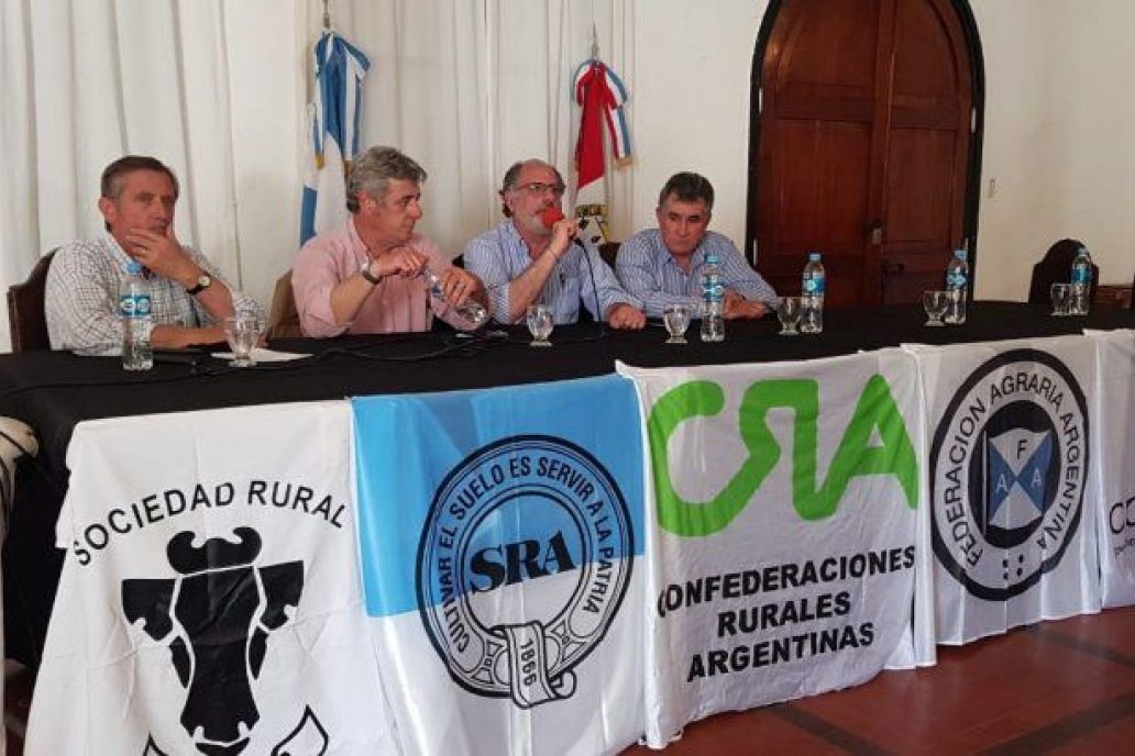 La Mesa de Enlace se reunió en Santa Fe y anunció que van al cese de ventas.