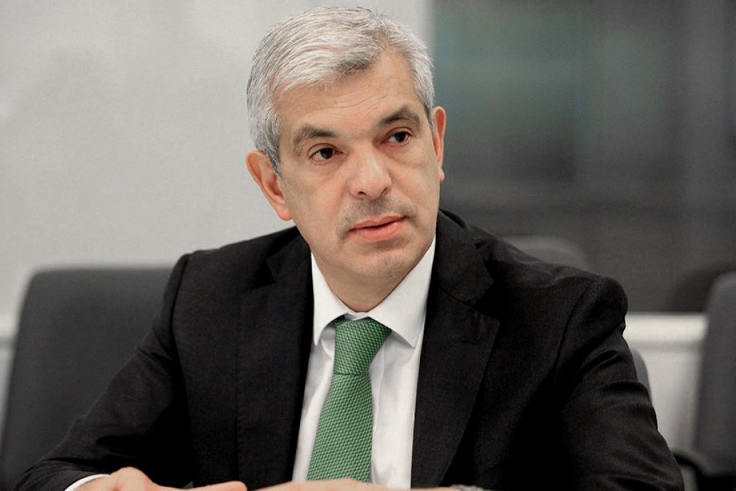 El jefe de la cartera rural va por el achique del nivel de críticas del agro.