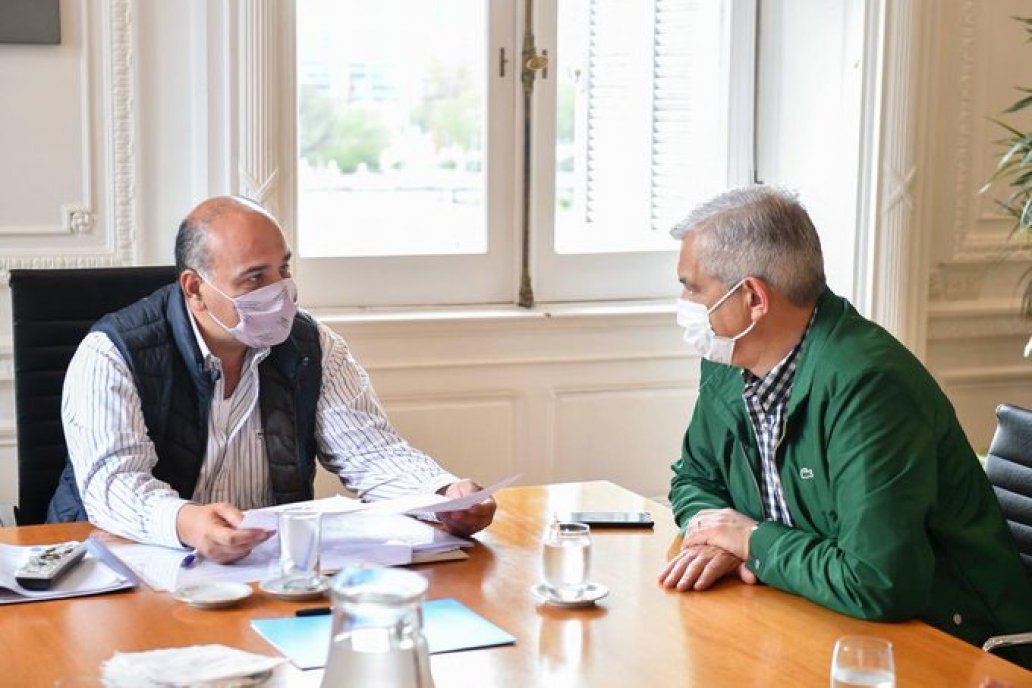 La agencia oficial de noticias Telam, difundió la reunión de Manzur y Dominguez.