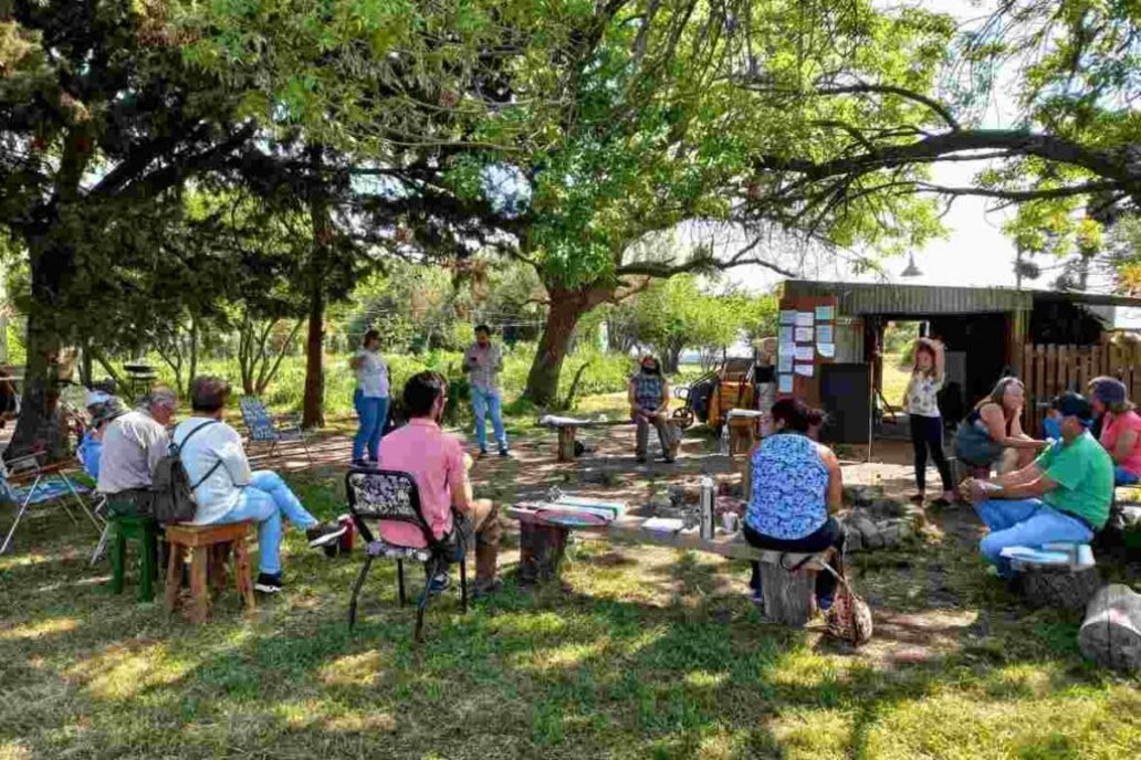 El objetico es radicar en la colonia a 10 familias de productores. El objetico es radicar en la colonia a 10 familias de productores.