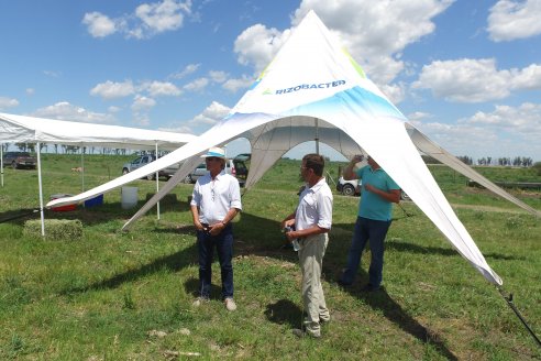 En Urdinarrain se dejaron ver trigales de alto voltaje - Jornada a Campo de Berardo Agropecuaria