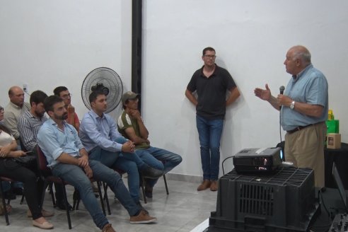 Jornada Capacitación Técnica de Don Carlos Servicios Agropecuarios en Feliciano