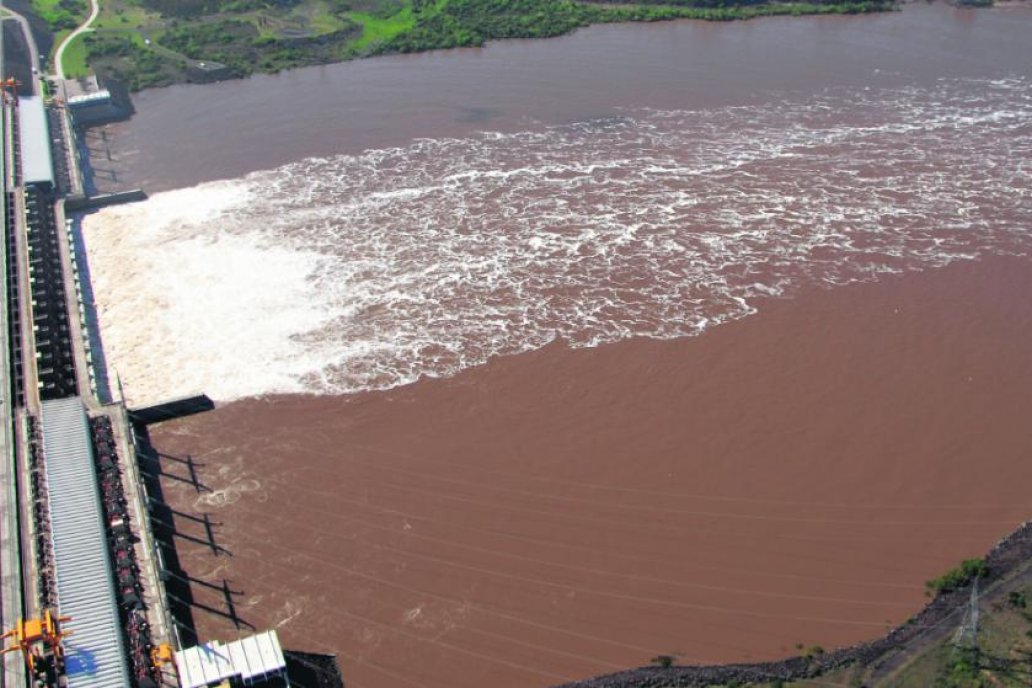 Generar más energía con recursos renovables expresa una salida a la crisis.