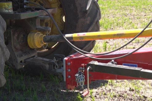 Fertilizadora de arrastre Fertec F5000 Serie 6 se destaca dentro de las arroceras entrerrianas