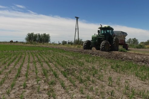 Fertilizadora de arrastre Fertec F5000 Serie 6 se destaca dentro de las arroceras entrerrianas