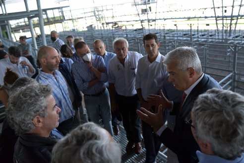 Domínguez conoció el nuevo Mercado Agro Ganadero de Cañuelas