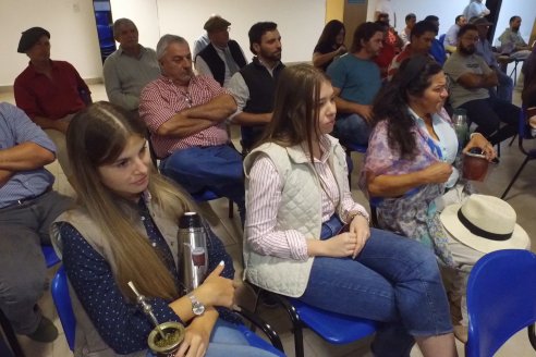 Jornada Tecnica de Veterinaria Hernandez en Sociedad Rural de Federal - Prevención y Control de Parasitosis en Bocinos y Ovinos