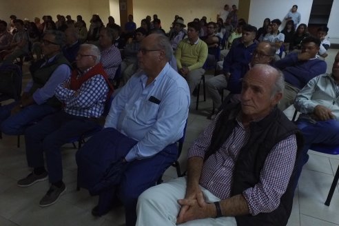 Jornada Tecnica de Veterinaria Hernandez en Sociedad Rural de Federal - Prevención y Control de Parasitosis en Bocinos y Ovinos