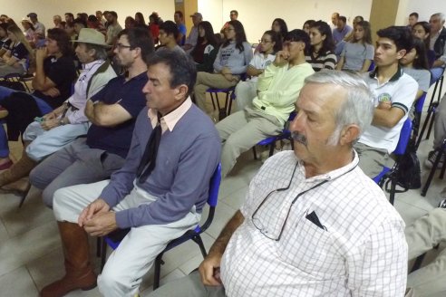 Jornada Tecnica de Veterinaria Hernandez en Sociedad Rural de Federal - Prevención y Control de Parasitosis en Bocinos y Ovinos