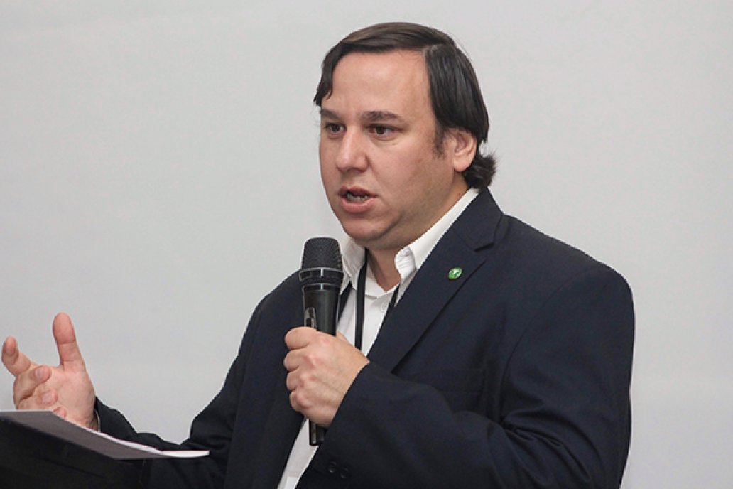 Storni dirige una entidad con una capacidad de encierre de un millón de cabezas.