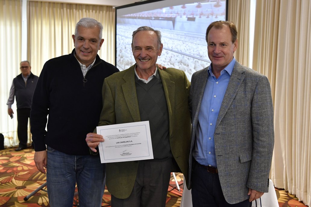 Domínguez y Bordet, con el industrial Raúl Marzó, de industrias Las Camelias.