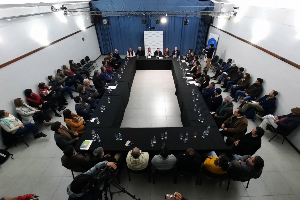 Representantes de la cadena de valor arrocera reunidos para respaldar el plan.