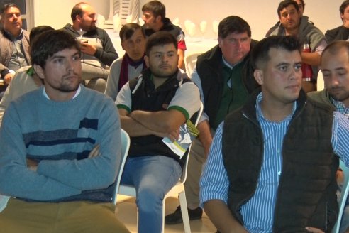 Jornada Técnica de Don Carlos Servicios Agropecuarias - S.R.de Feliciano - Eficiencia Alimenticia en Recria