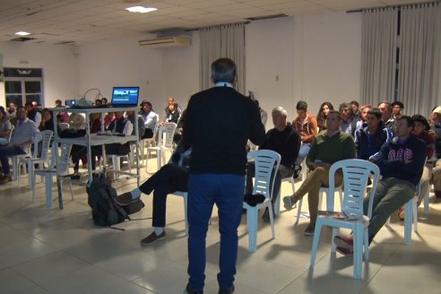 Jornada Técnica de Don Carlos Servicios Agropecuarias - S.R.de Feliciano - Eficiencia Alimenticia en Recria