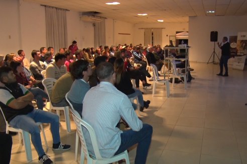 Jornada Técnica de Don Carlos Servicios Agropecuarias - S.R.de Feliciano - Eficiencia Alimenticia en Recria