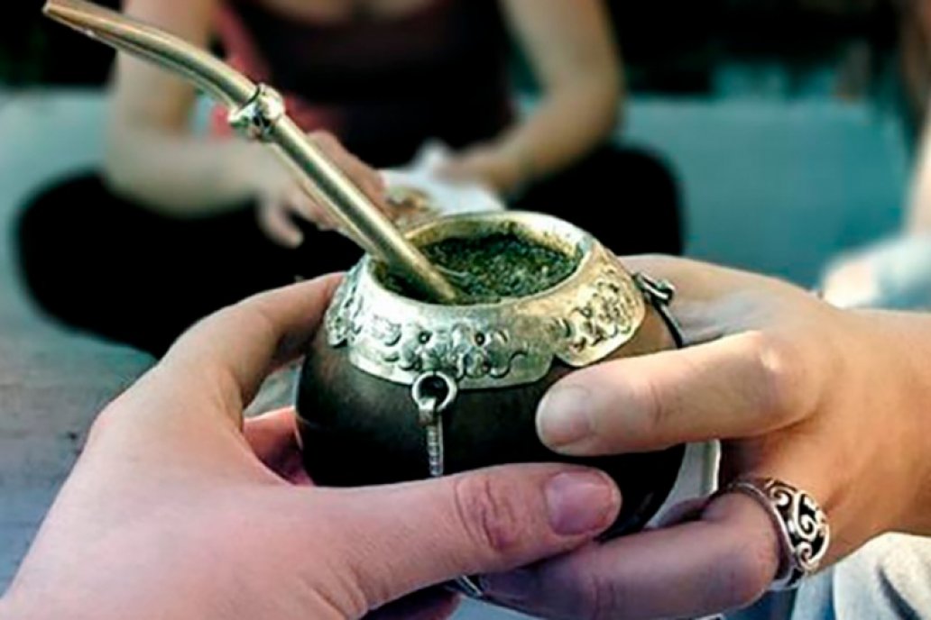 Cuatro de las 10 yerbas más consumidas son hechas por manos cooperativas. Cuatro de las 10 yerbas más consumidas son hechas por manos cooperativas.