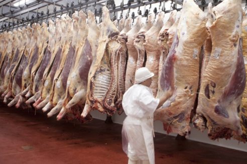 La realidad de la industria de la carne vacuna es que en 2023 se vende más y se cobra menos