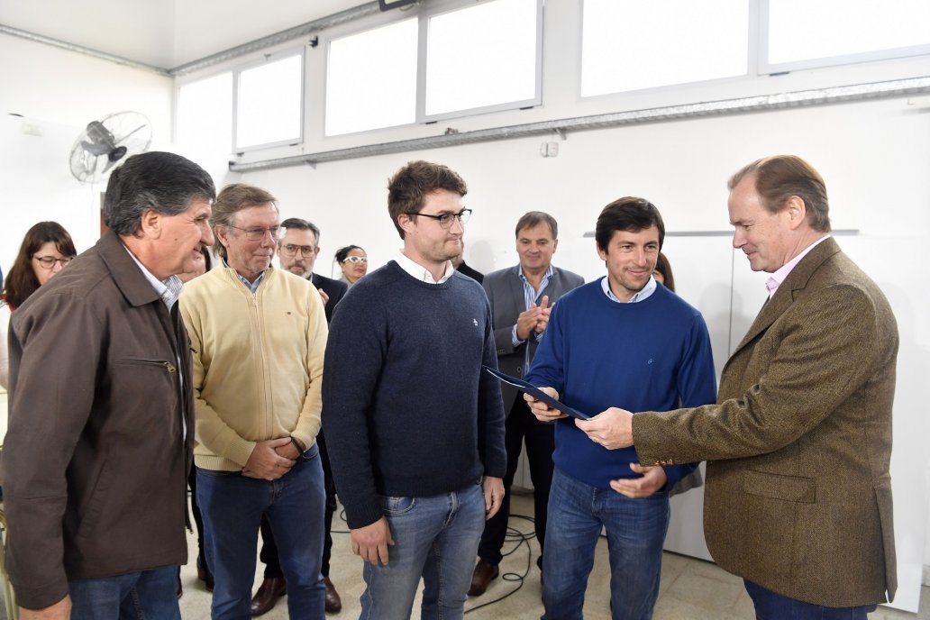 Bordet entregó a los dirigentes arroceros la norma que dispone el beneficio.