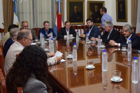 Cerealistas y gremios bancan al Ministerio de Producción