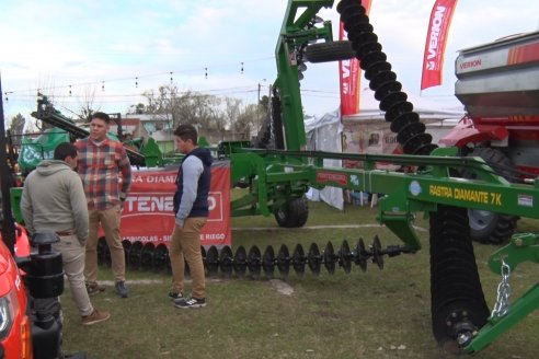 La Estrella Maquinarias jugó de local en la Expo Villaguay con su amplia oferta de fierros