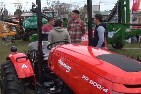 La Estrella Maquinarias jugó de local en la Expo Villaguay con su amplia oferta de fierros