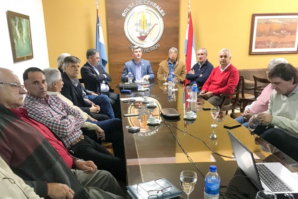 Cerealistas y portuarios trabajan juntos en el desarrollo logístico entrerriano.