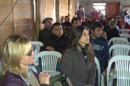 Jornada de Intensificación Sustentable en Suelos Vertisoles - Establecimiento Los Robles - Maciá